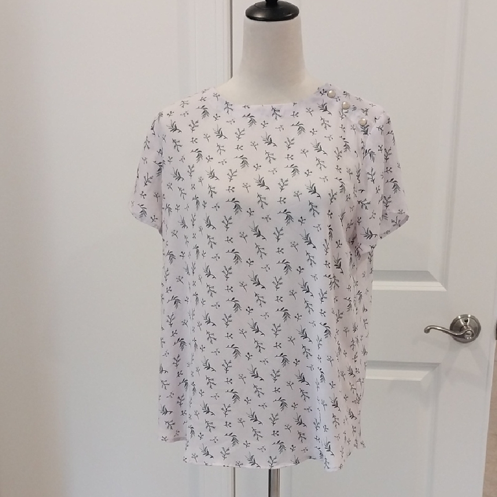 LOFT Light Pink Floral Short-Sleeve Blouse with Pearl Shoulder Accents